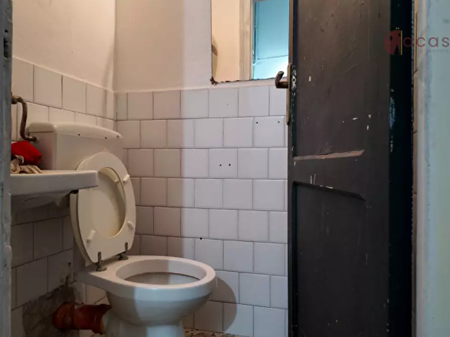 Immagine 8 di Negozio in vendita  in Via Piave 128 a Palermo