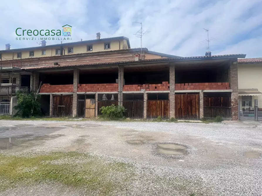 Immagine 1 di Rustico / casale in vendita  a Stezzano