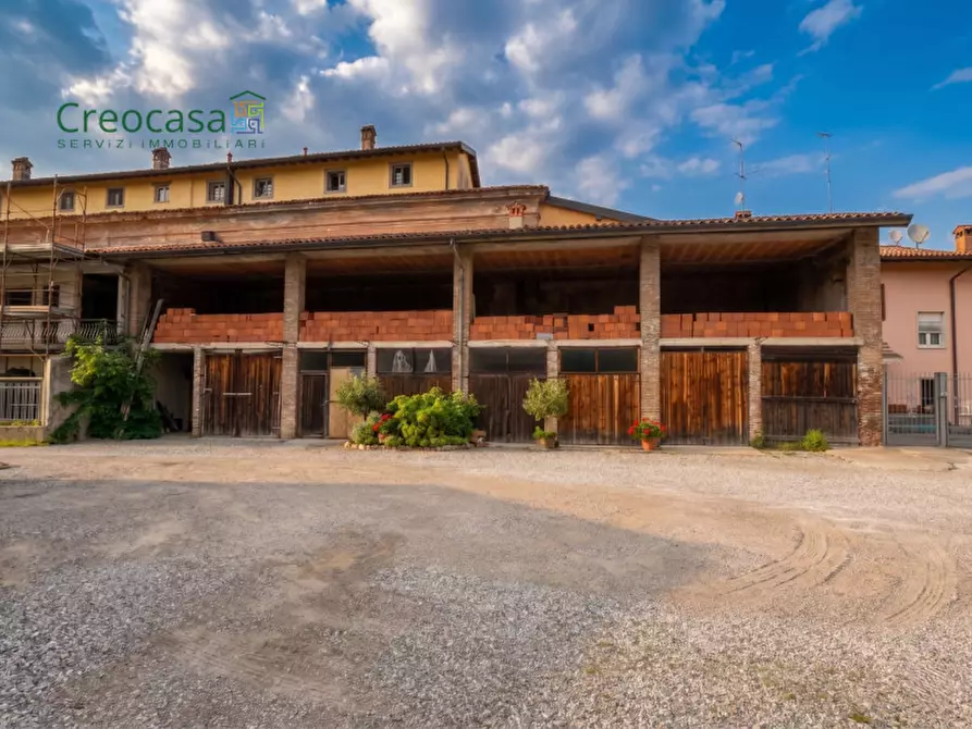 Immagine 2 di Rustico / casale in vendita  a Stezzano