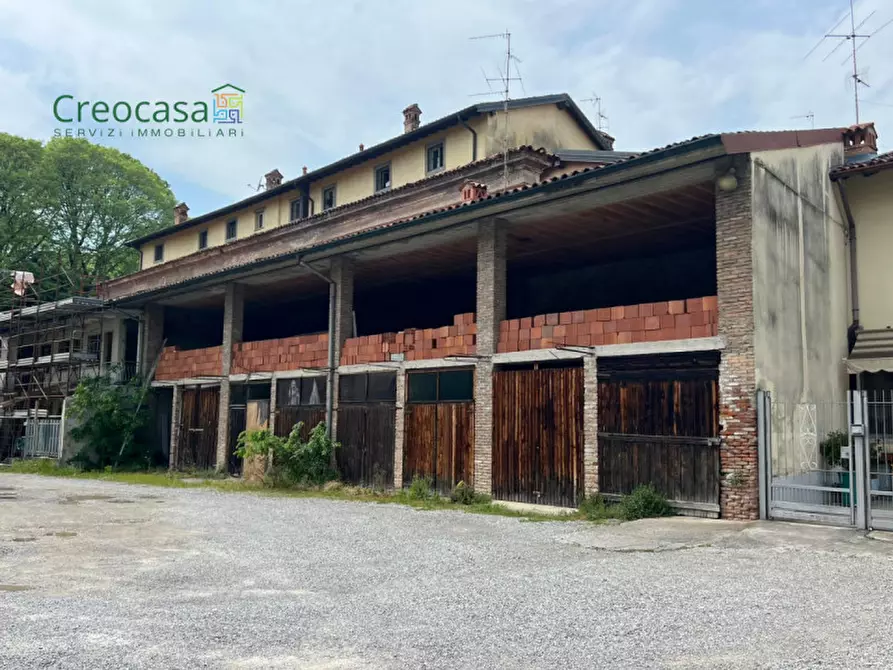 Immagine 3 di Rustico / casale in vendita  a Stezzano