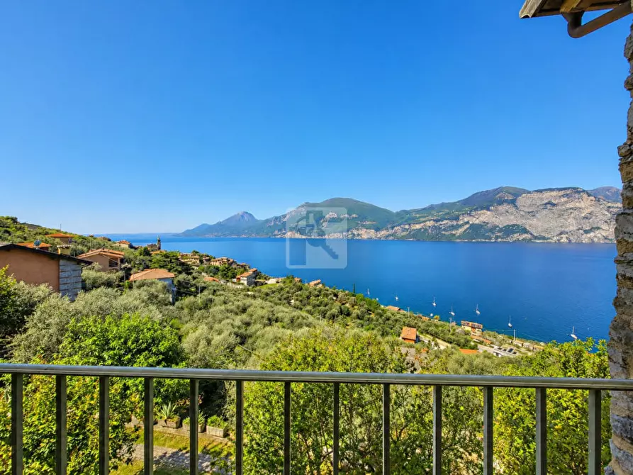 Immagine 10 di Appartamento in vendita  in Via Ugo Foscolo a Brenzone