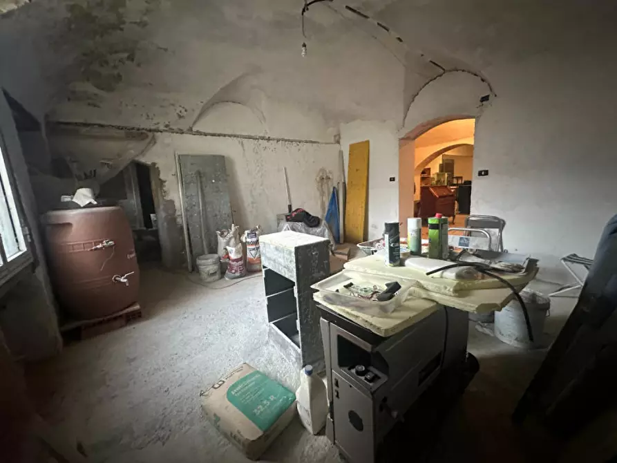 Immagine 2 di Magazzino in vendita  in Via Luigi Corsi a Savona