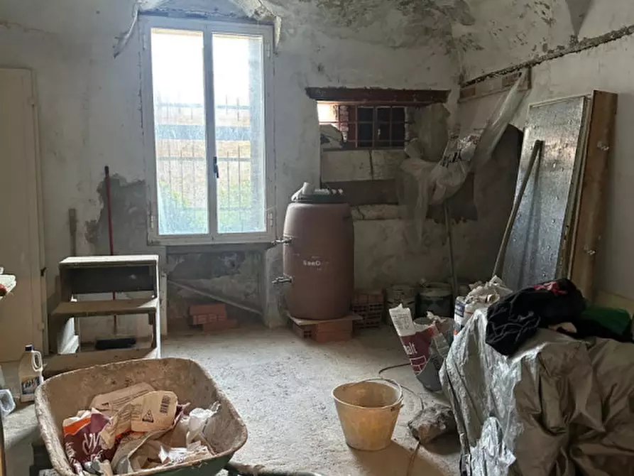 Immagine 5 di Magazzino in vendita  in Via Luigi Corsi a Savona