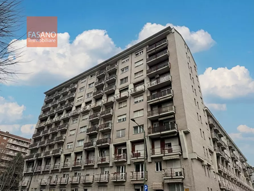 Immagine 1 di Appartamento in vendita  in Via Monte Ortigara 34 a Torino