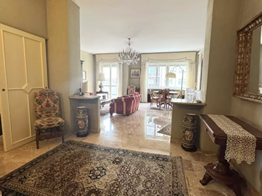 Immagine 5 di Appartamento in vendita  in Via Monte Ortigara 34 a Torino