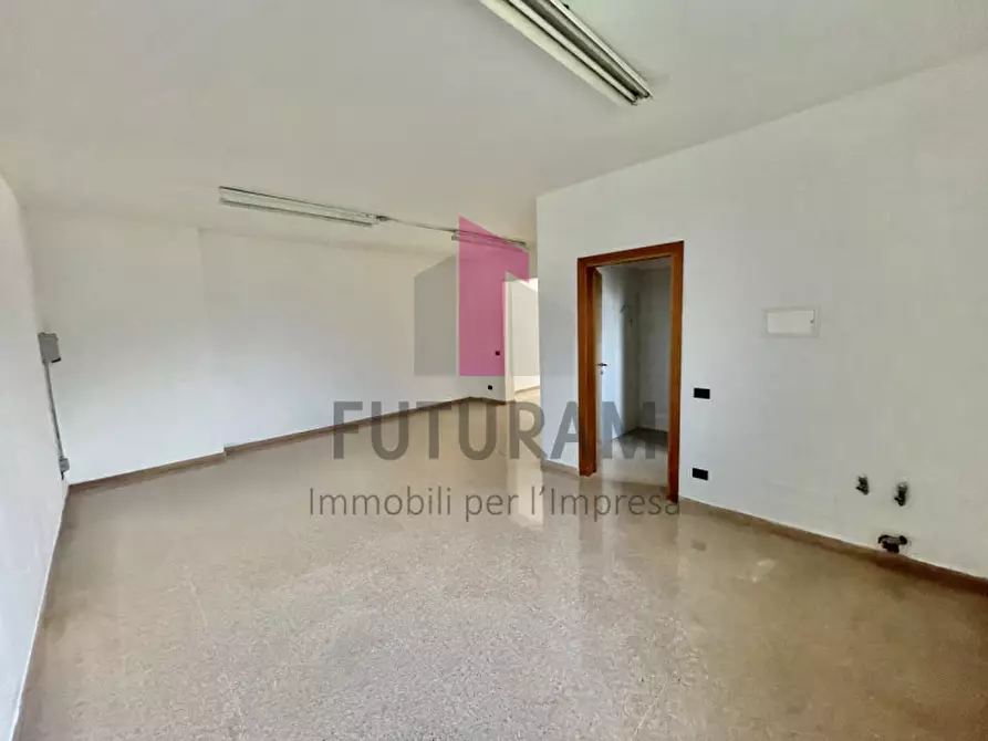 Immagine 18 di Negozio in affitto  a Isola Vicentina