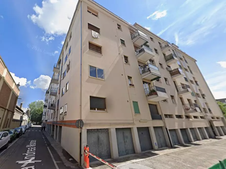 Immagine 1 di Appartamento in vendita  in Via Andrea Moroni 5 a Padova