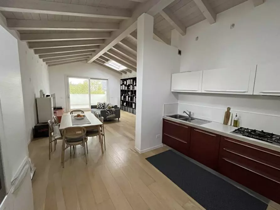 Immagine 1 di Attico in affitto  in Via Galileo Galilei a Mestrino