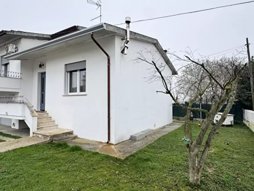 Immagine 1 di Casa bifamiliare in vendita  in Via XIV Luglio 99 a Giacciano Con Baruchella