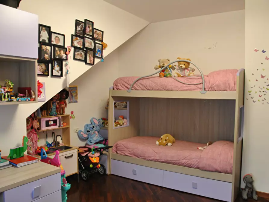 Immagine 13 di Appartamento in vendita  in Via Grazia Deledda 1 a Vanzago