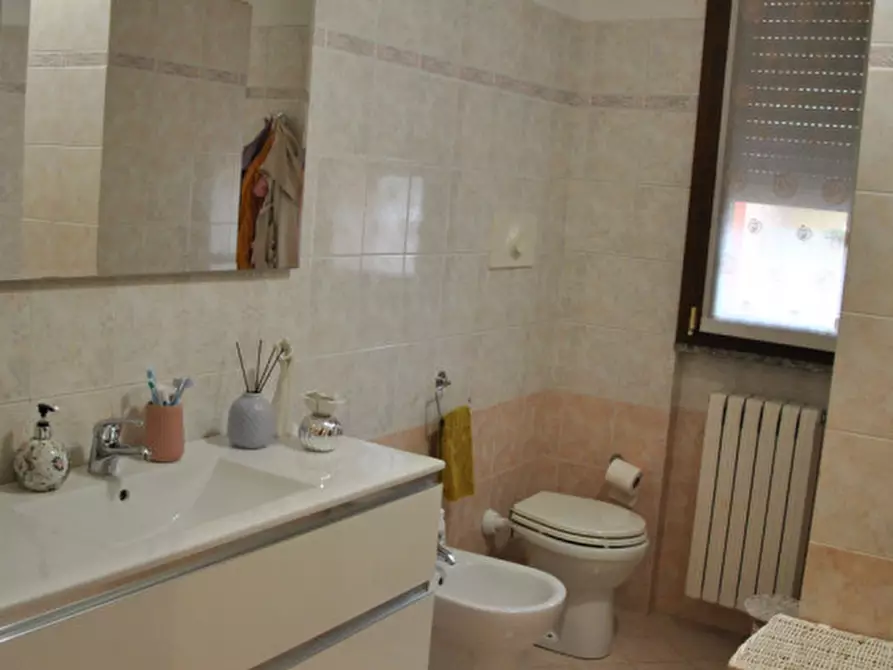 Immagine 21 di Appartamento in vendita  in Via Grazia Deledda 1 a Vanzago