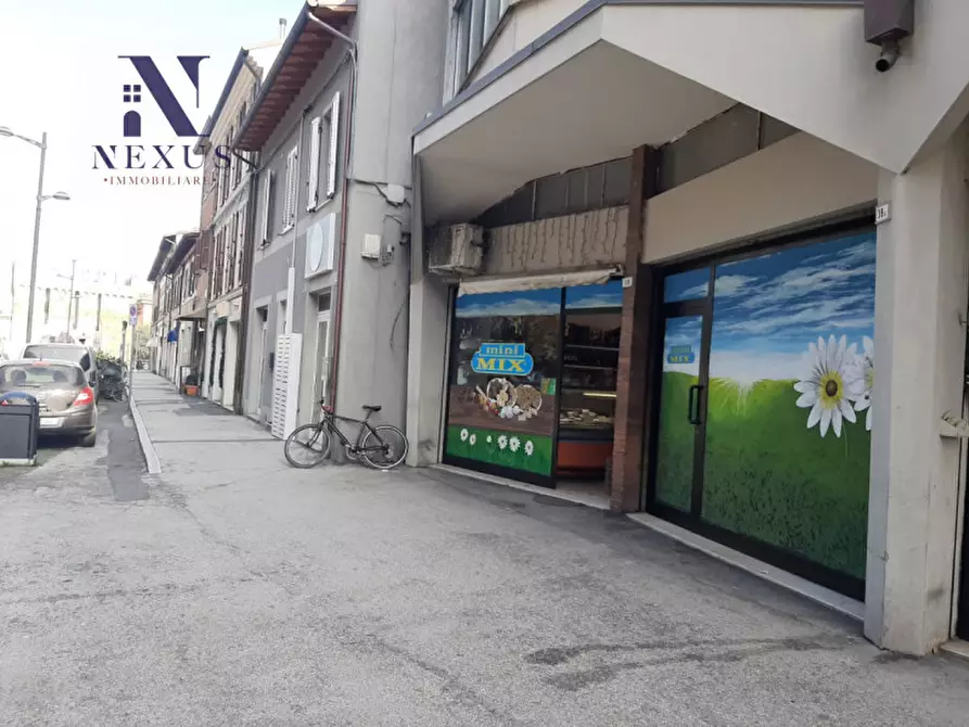 Immagine 2 di Negozio in vendita  in via roma 39 a Fano