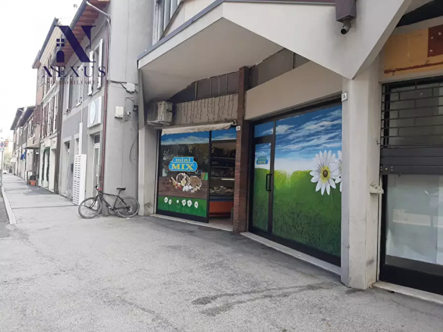 Immagine 3 di Negozio in vendita  in via roma 39 a Fano