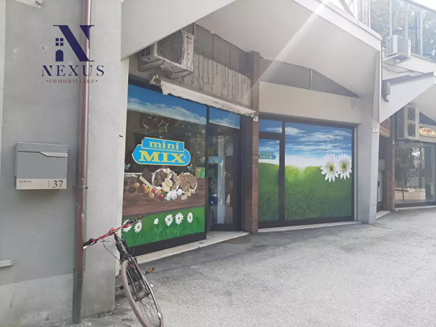 Immagine 7 di Negozio in vendita  in via roma 39 a Fano