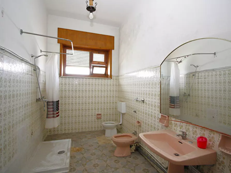 Immagine 3 di Casa bifamiliare in vendita  in Via Virgilio a Casarano