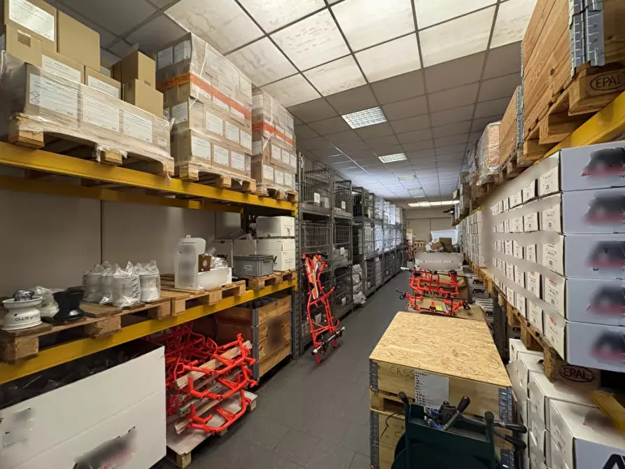 Immagine 4 di Capannone industriale in vendita  in Via Ugo Foscolo a Vigonza