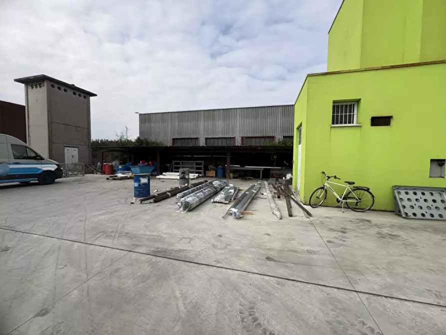 Immagine 10 di Capannone industriale in vendita  in Via Ugo Foscolo a Vigonza