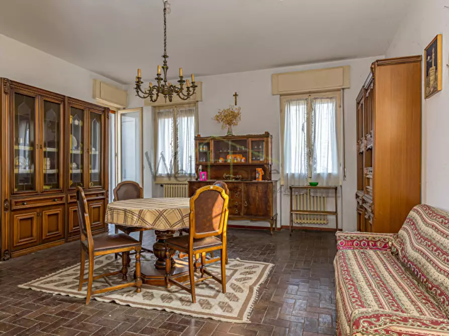 Immagine 10 di Villa in vendita  in Via dei Faggi a Erba