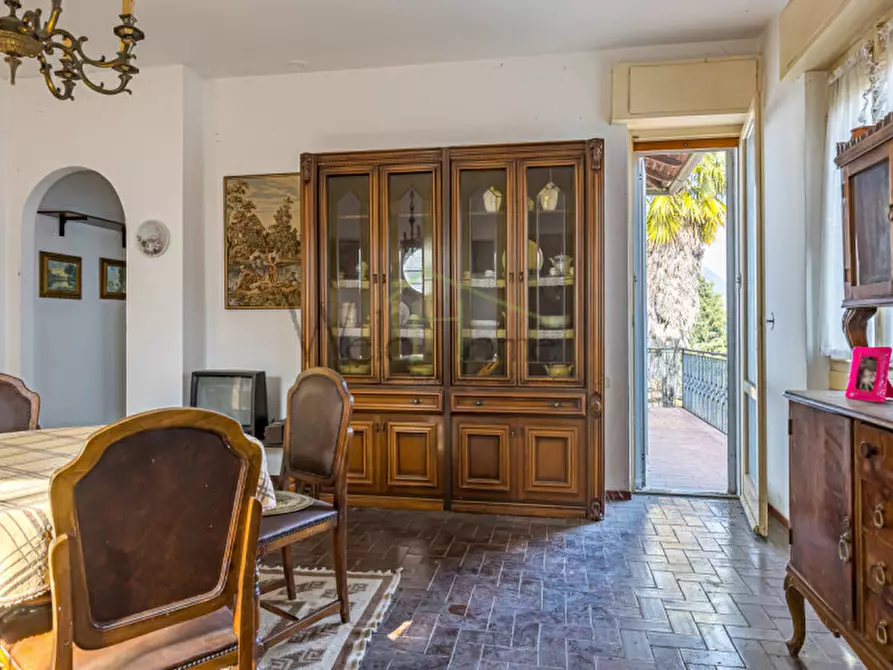 Immagine 12 di Villa in vendita  in Via dei Faggi a Erba