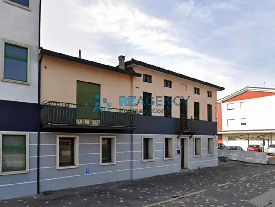 Immagine 1 di Attività commerciale in affitto  a Costabissara