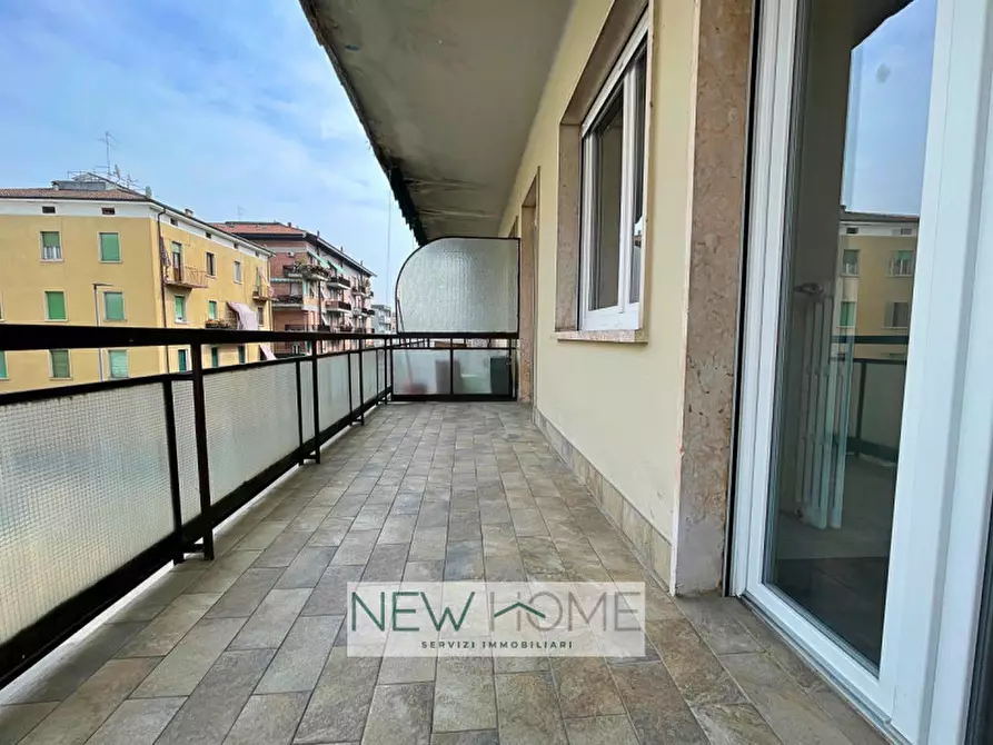 Immagine 13 di Camera in affitto  in Via Merano 9 a Verona