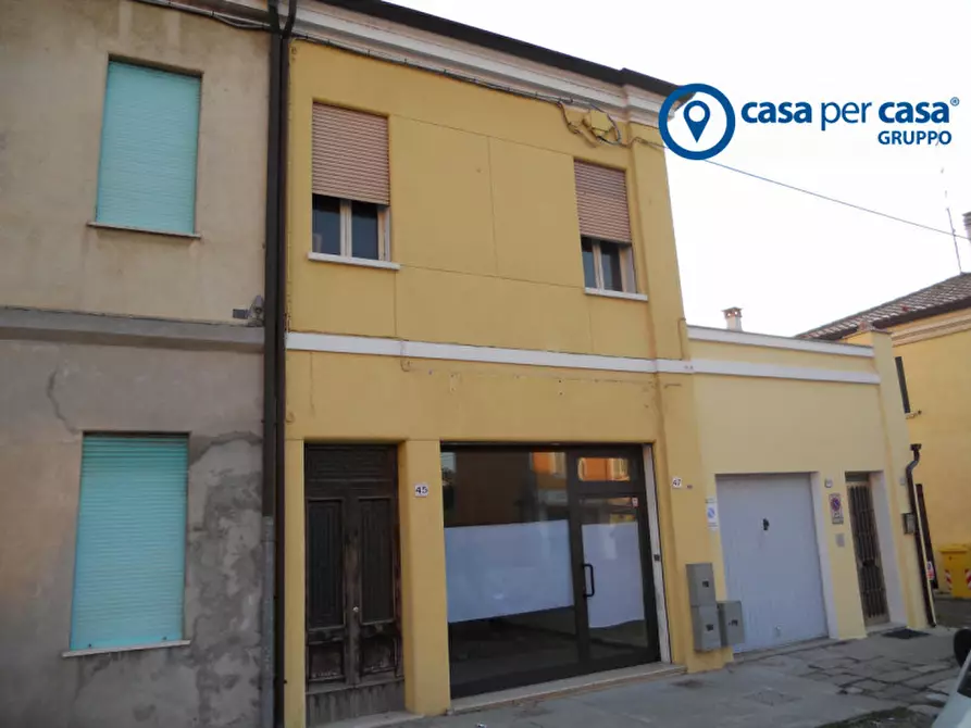 Immagine 2 di Negozio in vendita  in Via Chieppara a Adria