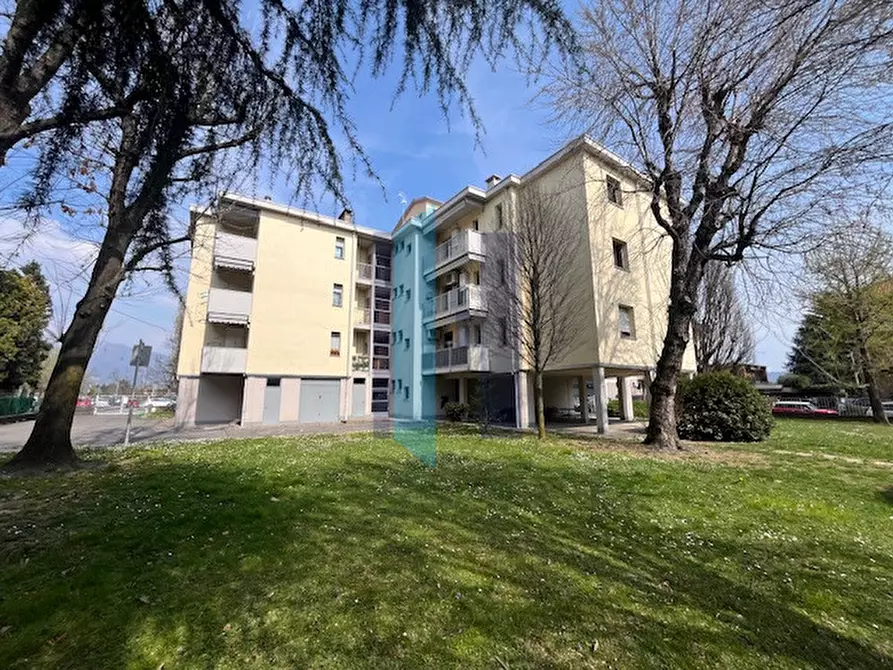 Immagine 1 di Appartamento in vendita  in Via Forlanini a Ponte San Pietro