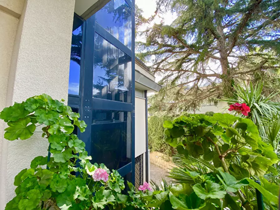 Immagine 3 di Villa in vendita  in Via Gaetano Koch a Roma