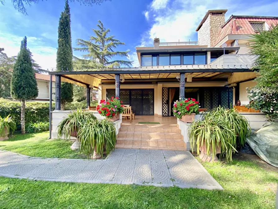 Immagine 4 di Villa in vendita  in Via Gaetano Koch a Roma