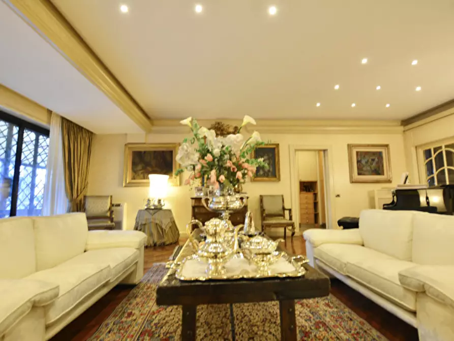 Immagine 11 di Villa in vendita  in Via Gaetano Koch a Roma