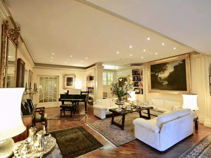 Immagine 12 di Villa in vendita  in Via Gaetano Koch a Roma