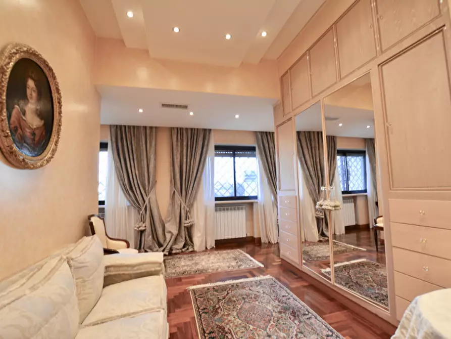 Immagine 24 di Villa in vendita  in Via Gaetano Koch a Roma