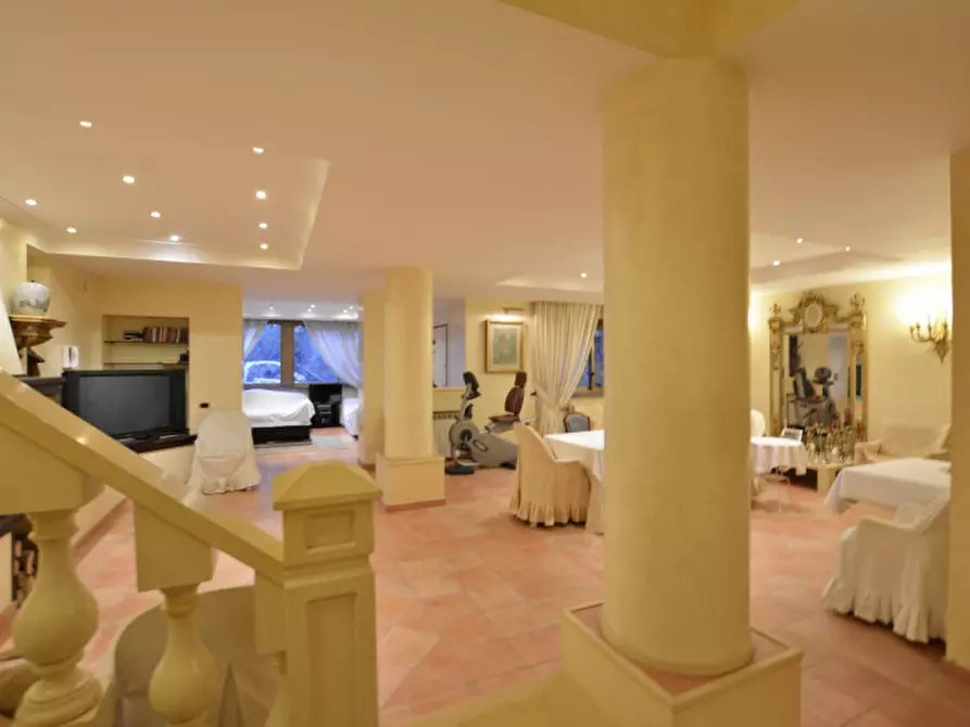 Immagine 30 di Villa in vendita  in Via Gaetano Koch a Roma