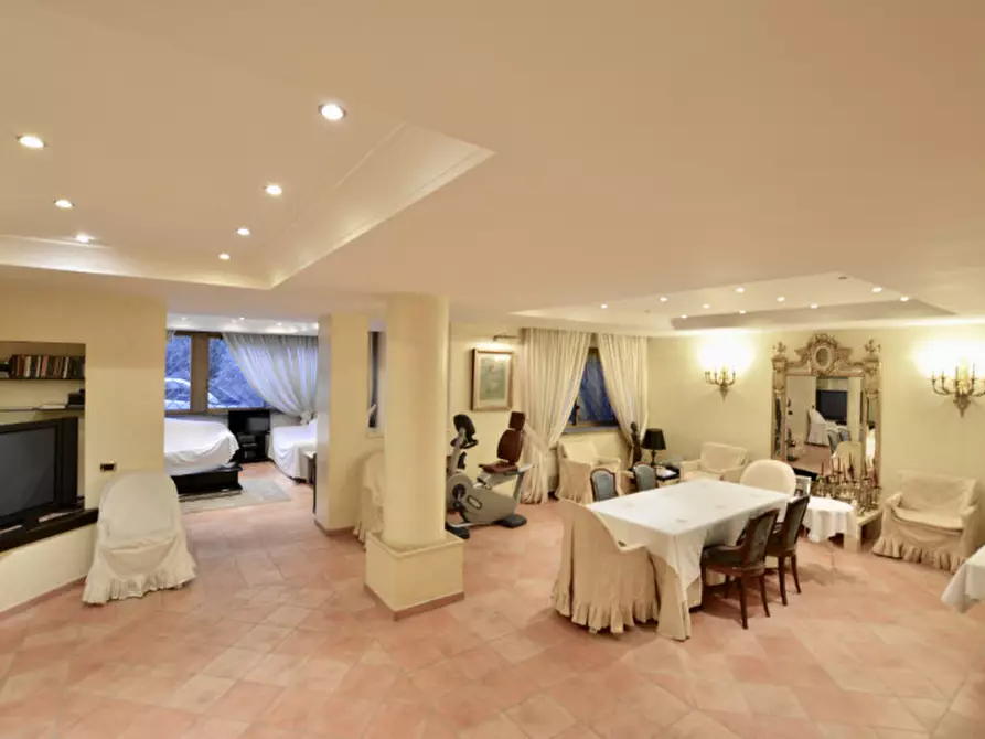 Immagine 31 di Villa in vendita  in Via Gaetano Koch a Roma