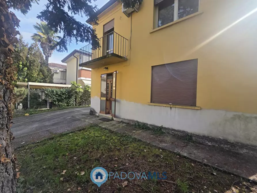 Immagine 2 di Casa indipendente in vendita  in Via Perosi a Padova