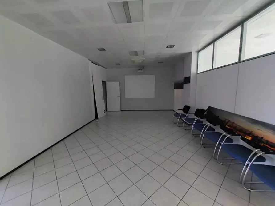 Immagine 11 di Ufficio in vendita  in Via Giuseppe Mazzini, 156, 41049 Sassuolo MO, Italia a Sassuolo