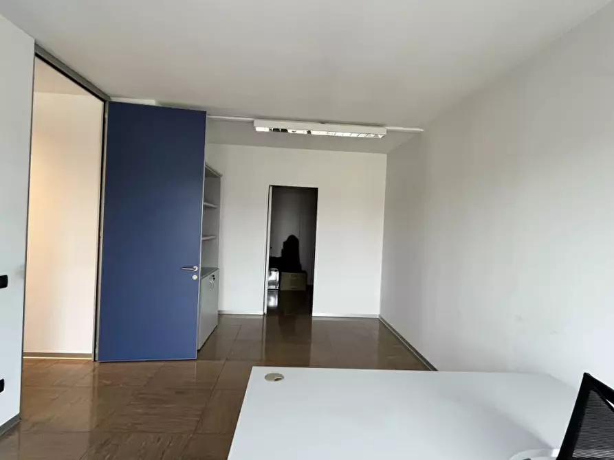 Immagine 10 di Ufficio in affitto  in Viale dell'industria a Vicenza