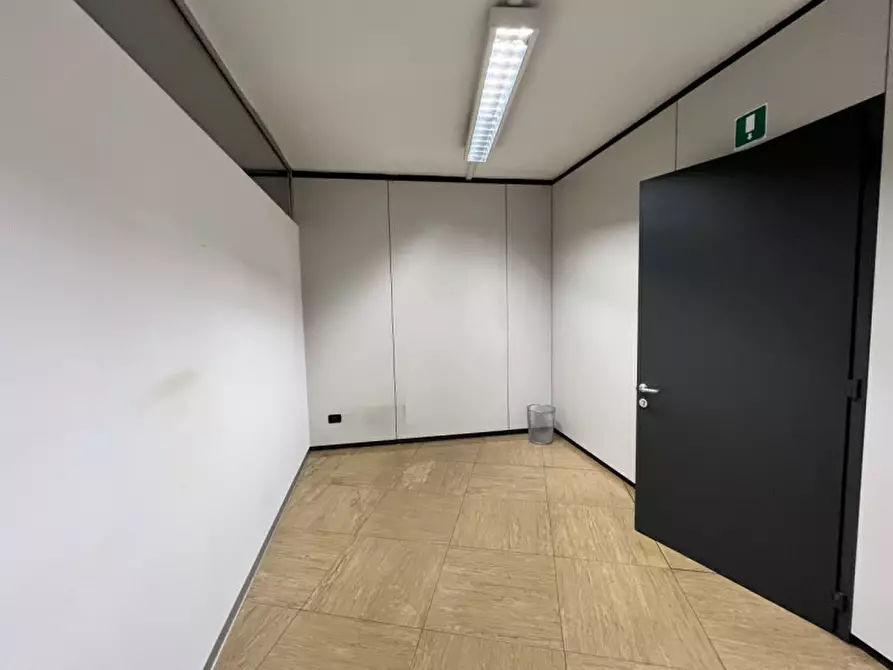 Immagine 11 di Ufficio in affitto  in Viale dell'industria a Vicenza