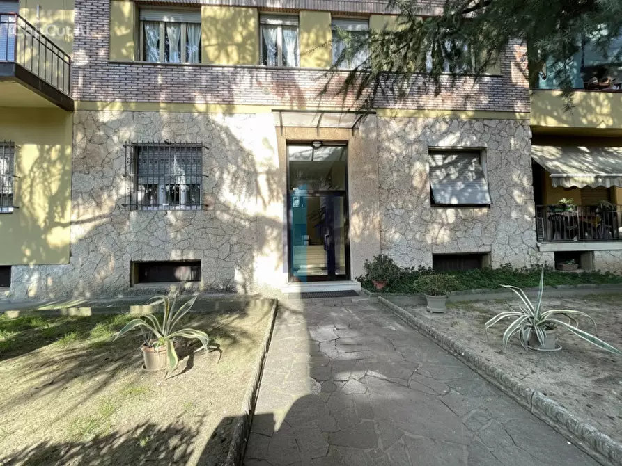 Immagine 17 di Appartamento in vendita  in Via Giovanni Berchet a Brescia