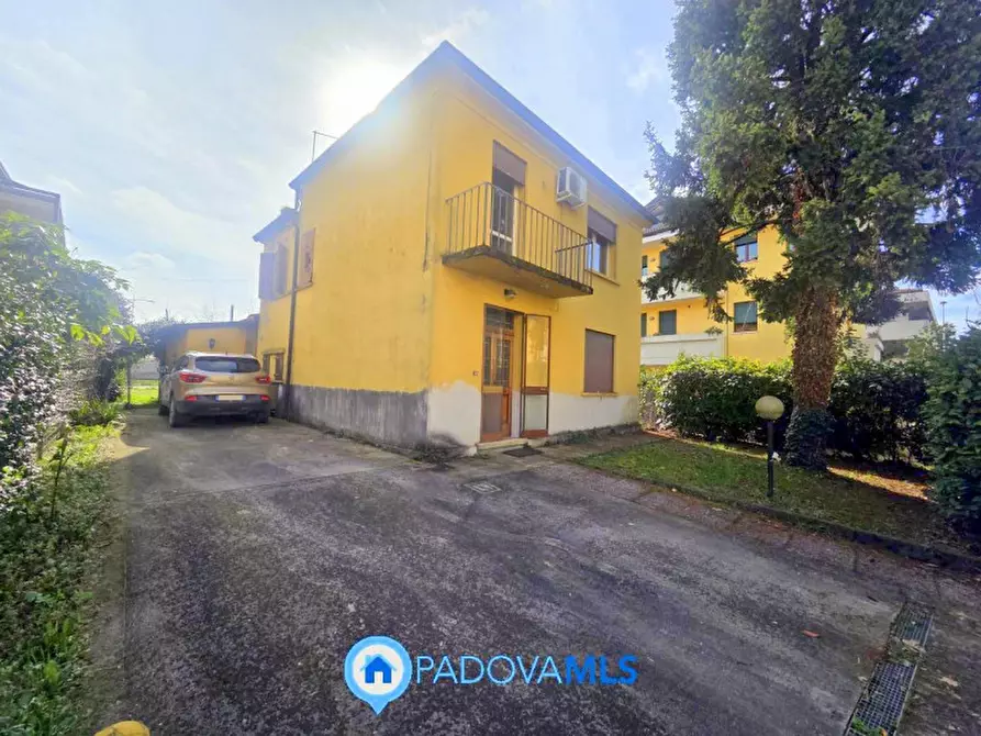 Immagine 1 di Casa indipendente in vendita  in Via Lorenzo Perosi a Padova