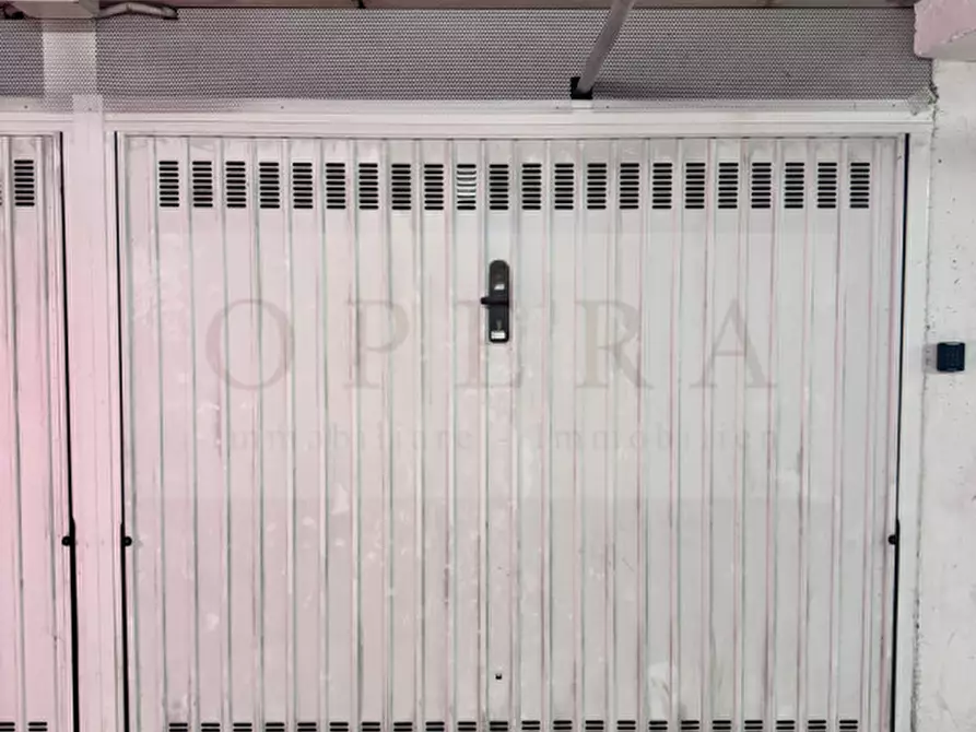 Immagine 2 di Garage in vendita  in Via Novacella - Neustifterweg a Bolzano