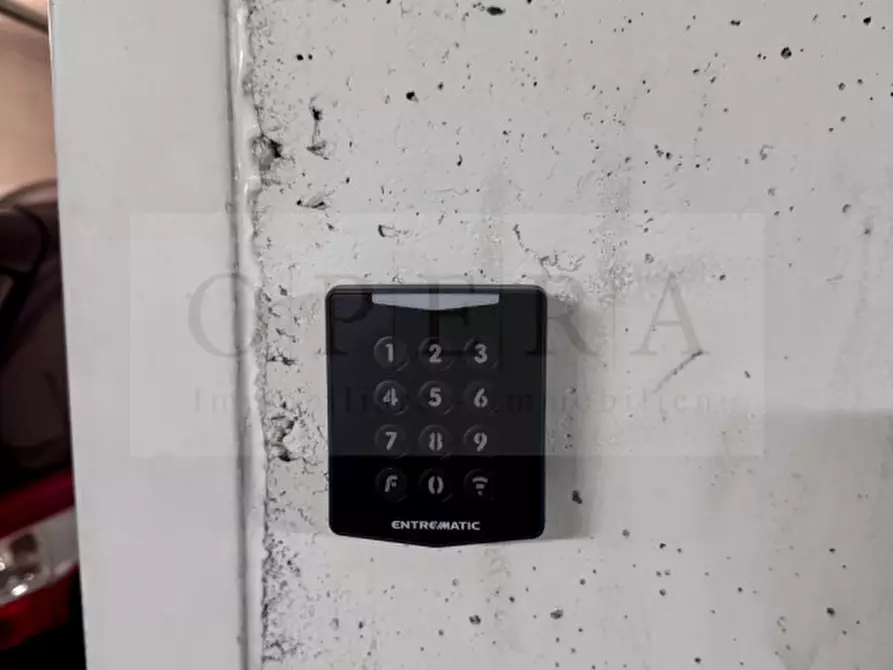 Immagine 4 di Garage in vendita  in Via Novacella - Neustifterweg a Bolzano