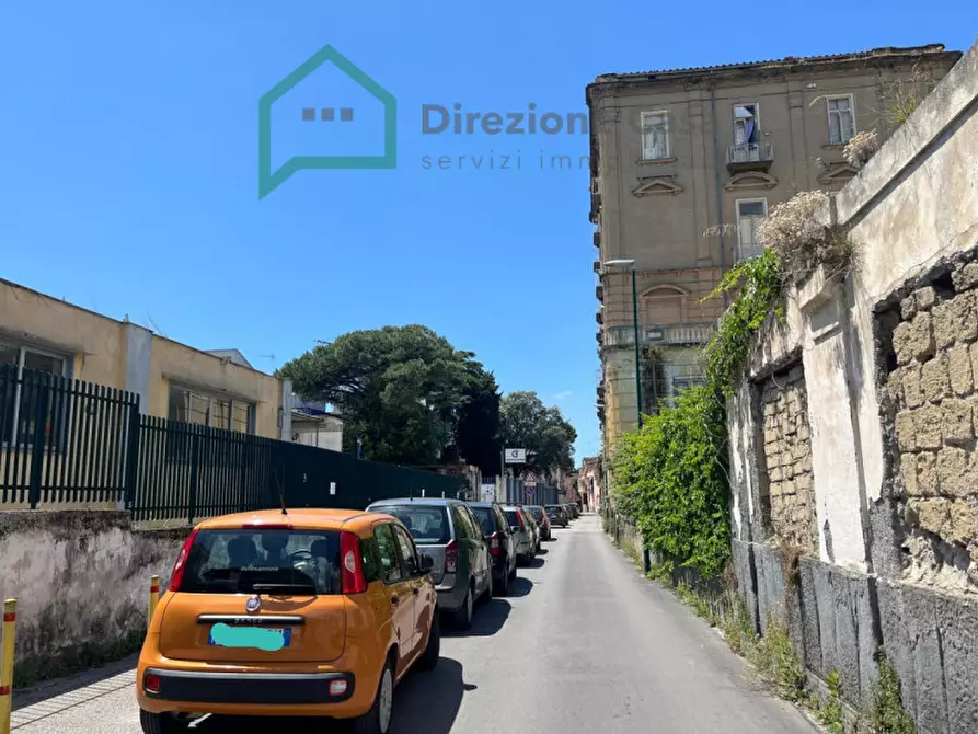 Immagine 1 di Capannone industriale in vendita  in VIA GIAMBATTISTA VELA a Napoli