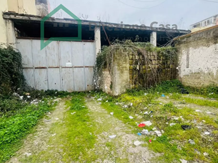 Immagine 1 di Capannone industriale in vendita  in VIA GIAMBATTISTA VELA a Napoli