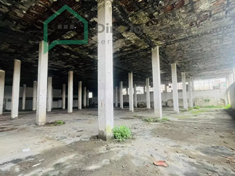 Immagine 2 di Capannone industriale in vendita  in VIA GIAMBATTISTA VELA a Napoli