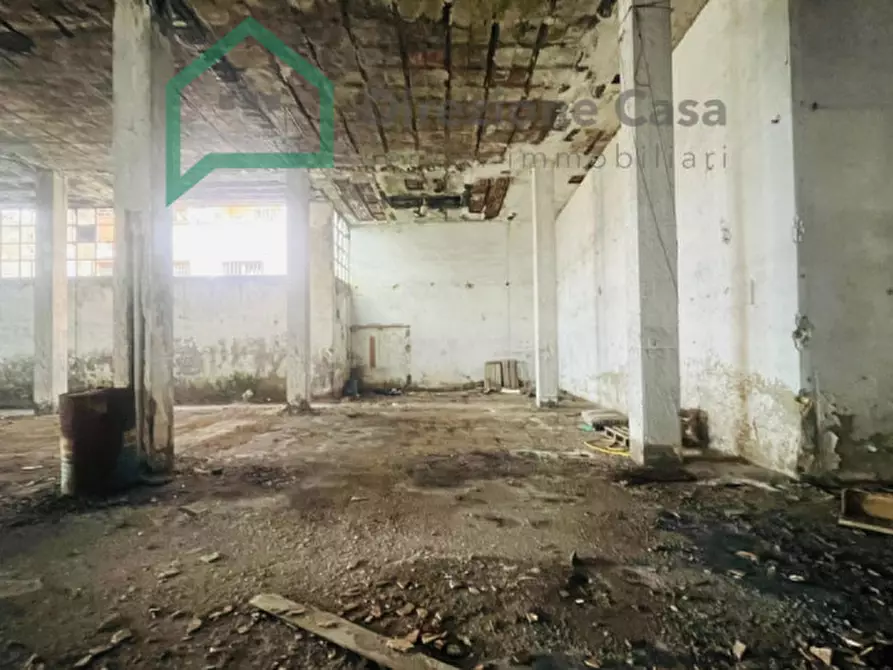 Immagine 3 di Capannone industriale in vendita  in VIA GIAMBATTISTA VELA a Napoli