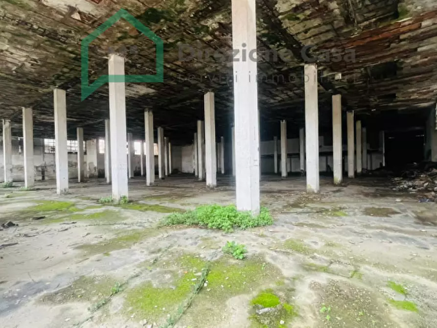 Immagine 5 di Capannone industriale in vendita  in VIA GIAMBATTISTA VELA a Napoli