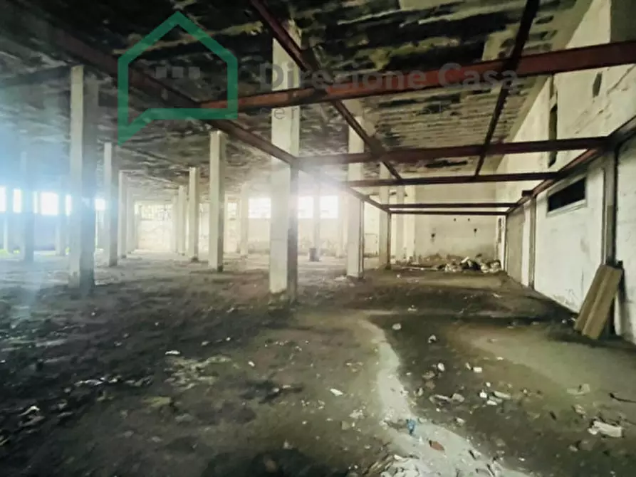Immagine 7 di Capannone industriale in vendita  in VIA GIAMBATTISTA VELA a Napoli