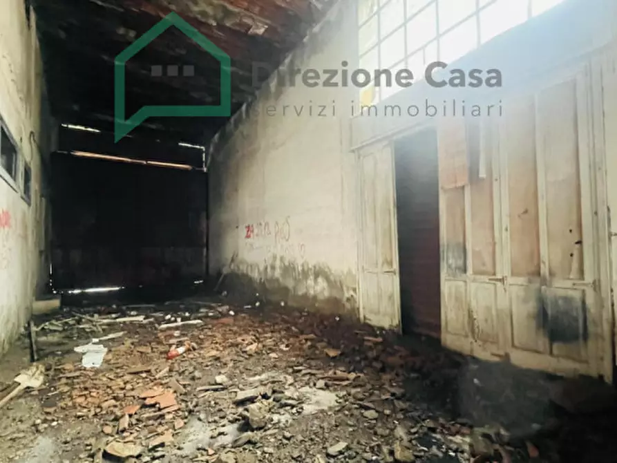 Immagine 8 di Capannone industriale in vendita  in VIA GIAMBATTISTA VELA a Napoli