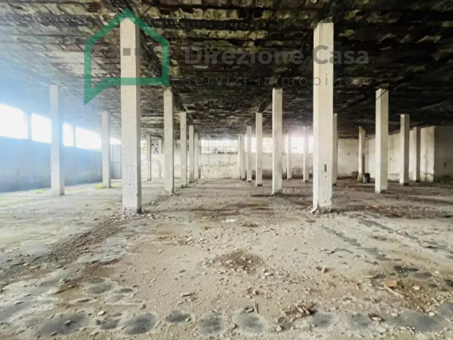 Immagine 9 di Capannone industriale in vendita  in VIA GIAMBATTISTA VELA a Napoli